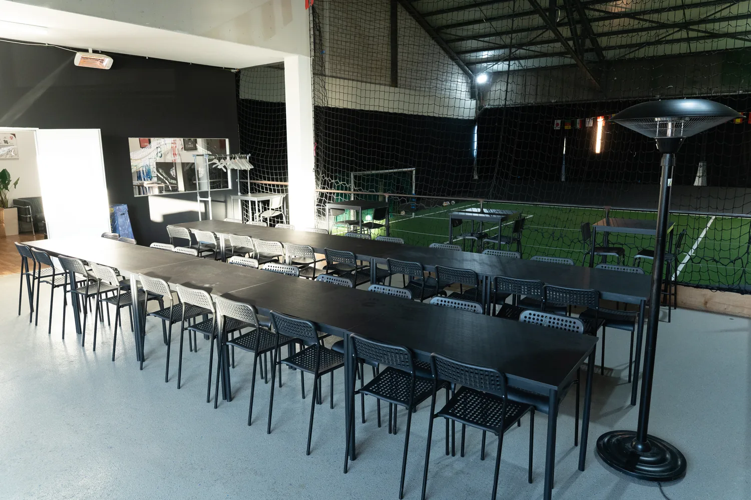 Bistro- und Verpflegungsbereich in der Fussballhalle Zürich